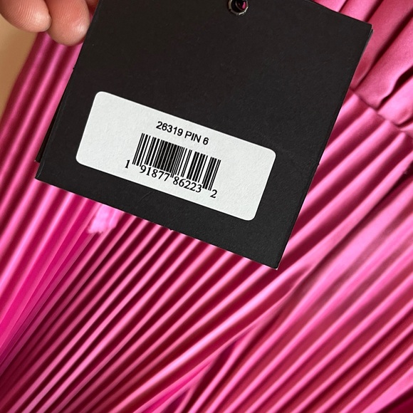 Mac Duggal Pleated Plunge Neck Wide Leg Jumpsuit Size 6 NWT - Picture 7 of 15